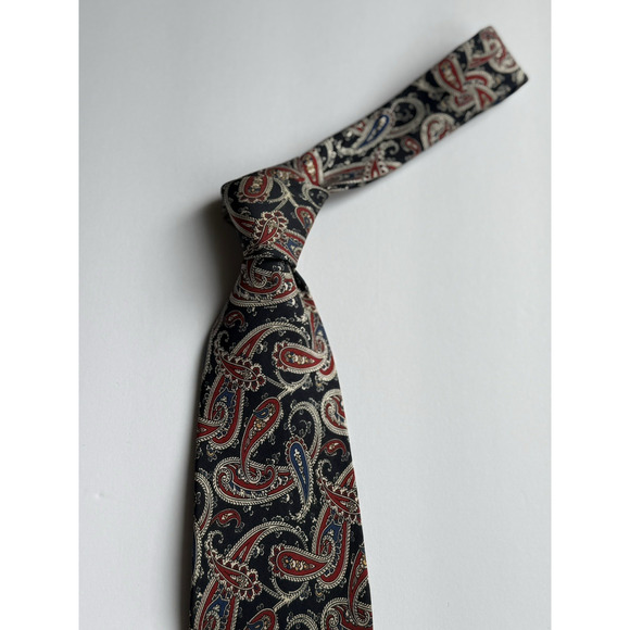 BROOKS BROTHER Maker Men's 100% Silk Neck Tie Blue/Red/Cream Paisley Made in USA - Picture 2 of 6